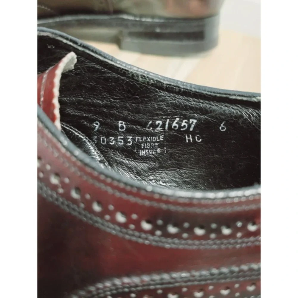 The Florsheim Shoe Men Burgundy Leather Wingtip Oxfords Size 9B‎ Classic Preppy